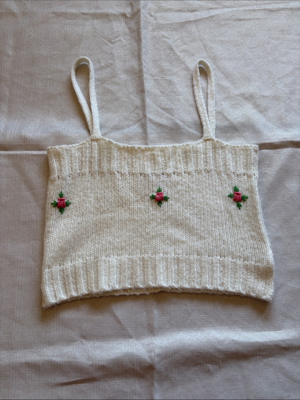 Hazel Moon Ivory Knit Floral Embroidered Cropped Tank Top size Medium